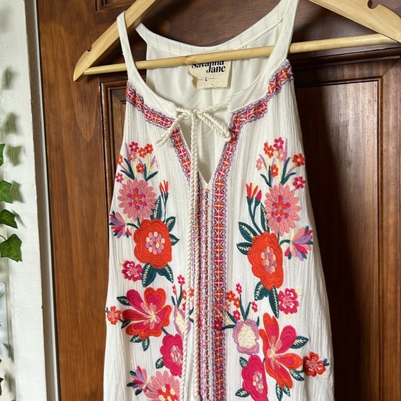SAVANNA JANE Floral Embroidered Sleeveless Tie-Neck Mini Dress in Cream | Large - Picture 2 of 8